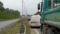 Gužve na Pančevačkom putu, saobraćaj u jednoj traci stoji