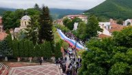 Srbi u Zvečanu razvili zastavu Srbije dugu 250 metara