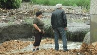 Dramatični snimci iz sela kod Požege, voda ušla u kuće a bujice odnele puteve