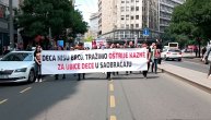 Mučna šetnja Udruženja roditelja dece stradale u saobraćaju: Uputili su se ka Apelacionom sudu