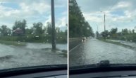 Tmurno nebo nad Smederevom, kiša pljušti kao iz kabla: Potoci teku ulicama, automobili mile