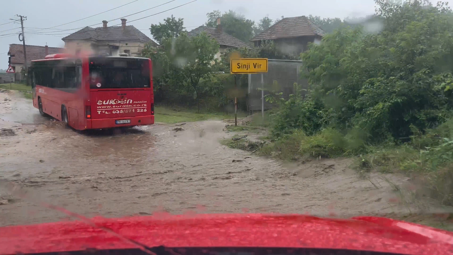 Poplave Divljaju Srbijom: Snimci Sa Lica Mesta Na Teritoriji Sinji Vir ...