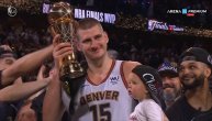 Jokić sa ćerkicom u naručju, cela hala skandira "MVP, MVP": Momenat za istoriju i ponos
