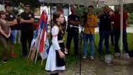 Preslatka devojčica anđeoskog glasa iz Paraćina peva tradicionalne pesme