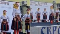 Devojčica iz Paraćina rasplakala građane izvedbom pesme "Božuri"