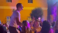 Jokić u žestokom provodu: Košarkaš se popeo na stolicu pa odigrao ludi ples uz poznati narodnjak