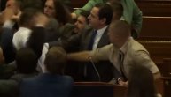 Kurti izazvao haos u skupštini tzv Kosova, došlo do opšte tuče