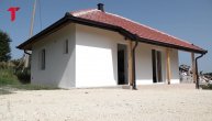 Stankovići iz Gole Glave dobili novu kuću pošto im je izgoreo dom