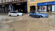 Zagreb pogodilo jako nevreme: Automobil do pola u vodi