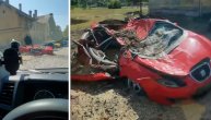 Evo kako izgleda smrskani automobil u Pančevu nakon što je drvo sklonjeno sa njega