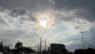 Vetar poprilicno duva, kisa pada ali s jedne strane przi sunce: Vreme podelilo Beograd
