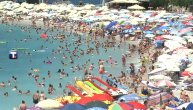 Pune plaže i nasmejani turisti: Snimak Bara ovog leta u jeku sezone