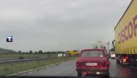 Prevrnuo se šleper na auto-putu Beograd - Niš, kilometarske kolone u oba smera
