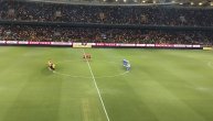 Igrači AEK-a i Dinama odali minut ćutanja poginulom navijaču Mihailsu
