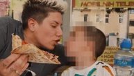 Anita podelila emotivni snimak Matore i njegog sina kako zajedno jedu picu