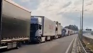 Teretna vozila čekaju već dva dana na graničnom prelazu Šid