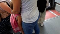 Sramna scena u beogradskom prevozu, niko nije hteo da ustane majci sa detetom