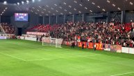 Navijači Olimpijakosa se dozivaju sa Delijama u Leskovcu