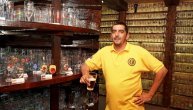 Posetili smo najveću galeriju pivskih čaša u Srbiji, a njen vlasnik je Zrenjaninac Željko Grujin