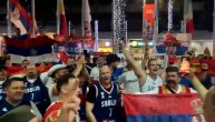 "Ludilo" ispred hale u Manili, navijači Srbije pevali "Bože pravde"