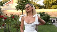 Milica Pavlović ponela skupocenu torbicu, pa otkrila šta nosi u njoj