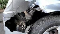 Jezivi prizori razbijenih automobila jutro nakon incidenta sa kamionom koji je vukao udareni auto