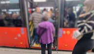 "Gurači" na liniji 89: Ovde je tolika gužva da su vrata silom morali da zatvore