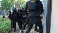 Razvalili vrata, sa štitovima upali i uhapsili četvoro zbog razbojništava: Dve akcije MUP-a