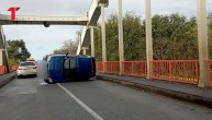 Automobil se prvernuo i preprečio put: Snimak sa lica mesta na putu ka Somboru