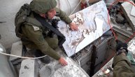 Izraelski vojnik prolazi kroz jedan od Hamasovih podzemnih tunela i izlazi u bolnici u Gazi