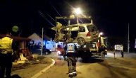 Prednji deo automobila potpuno uništen: Policija izvukla "pežo" i telo nastradalog