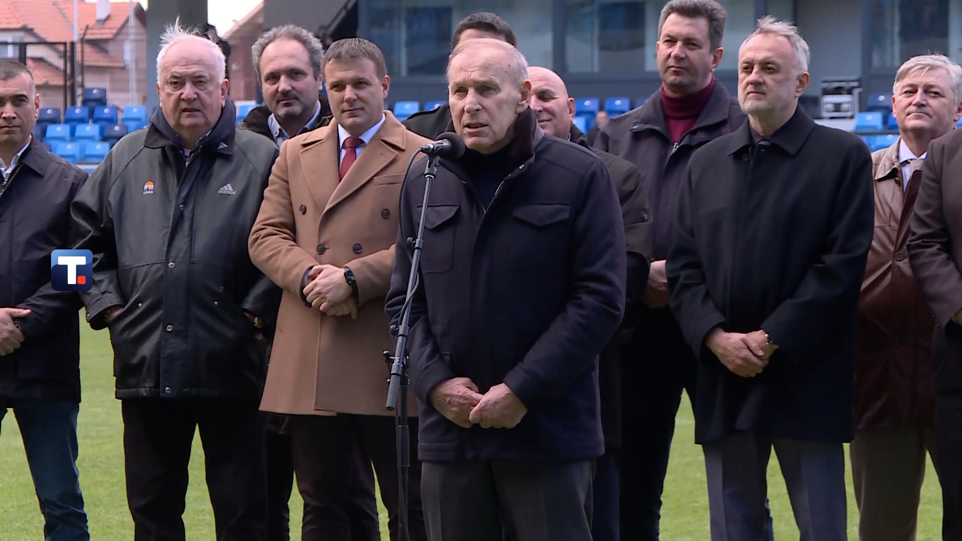 Vučić Je Obišao Novi Stadion Sa Fudbalskom Legendom Draganom Džajićem ...