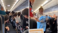 Samo što su se ukrcali u avion, ženi krenuo porođaj: Reakcija putnika bila je neverovatna