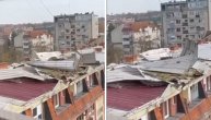 "Prete" da će pasti na zemlju: Loznicom leteli krovovi sa zgrada usled jakog vetra: