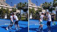 Predivno: Đoković igrao odbojku u Dubaiju, pa oduševio jednog dečaka