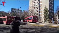 Trolejbus sleteo s puta i zakucao se u trafiku: Haos na Zvezdari