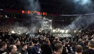 Kakav aplauz: Oproštaj navijača od košarkaškog velikana