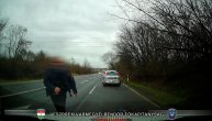 Filmska potera na ulicama Mađarske: Policajac ga zaustavio, on mu "zapalio"