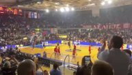Košarkaši Partizana izašli na parket, usledila grmljavina sa tribina: Sačekali ih Delje i Grobari
