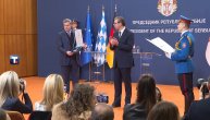 Vučić uručio predsedniku Vlade Bavarske Orden Republike Srbije na lenti