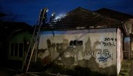 Vatrena stihija zahvatila čitav objekat, vatrogasci-spasioci na licu mesta: Gori kuća u Čačku