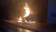 Buktinja u Resniku: Vlasnik ovog automobila tvrdi da je požar podmetnut