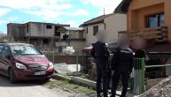 Počela i legitimacija meštana: Policija upravo pregleda kuće u Banjskom Polju