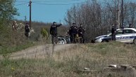 Intenzivna potraga policije i pasa tragača u Banjskom polju: Pretražuje se livada i šuma
