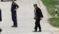 Majka osumnjičenog za ubistvo Danke u pratnji policije došla kući