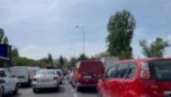 "Čukanje" kod Ade Ciganlija: Velika gužva u saobraćaju, vozila mile