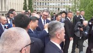 Vučić i Siđinping sa terase pozdravili građane okupljene ispred Palate Srbije