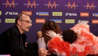 Finalistkinja Evrovizije briznula u plač i prekula konferenciju