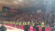 Navijači Crvene zvezde sat vremena pred meč uvredljivo skandirali Zoranu Saviću