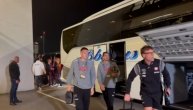 Džaka poslednji izašao iz autobusa pred meč sa Srbijom
